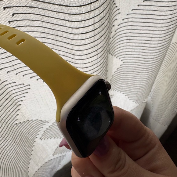 Apple Watch SE 2nd Generation (GPS) 40mm - Picture 6 of 13